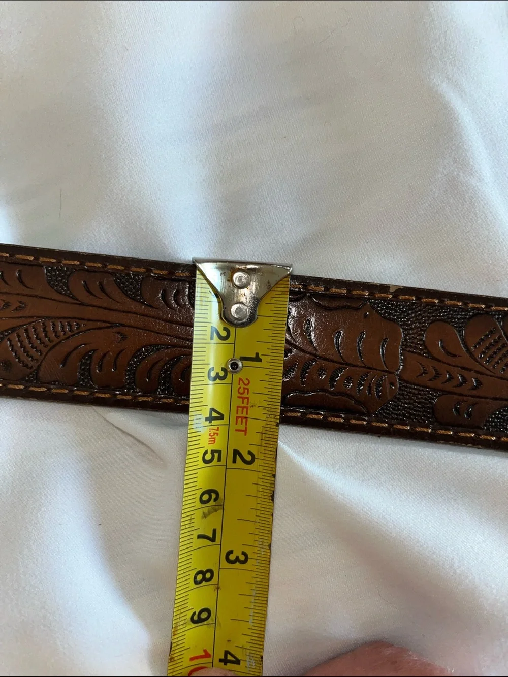Siskeyou‎ Eagle Head Yellow Black Oval Buckle on Brown Hand Tooled Leather Belt
